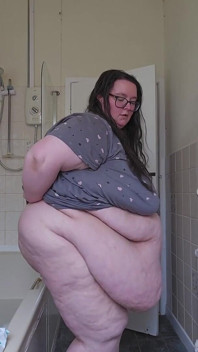 SSBBW Stripping in the Bathroom Fat Body Exploration