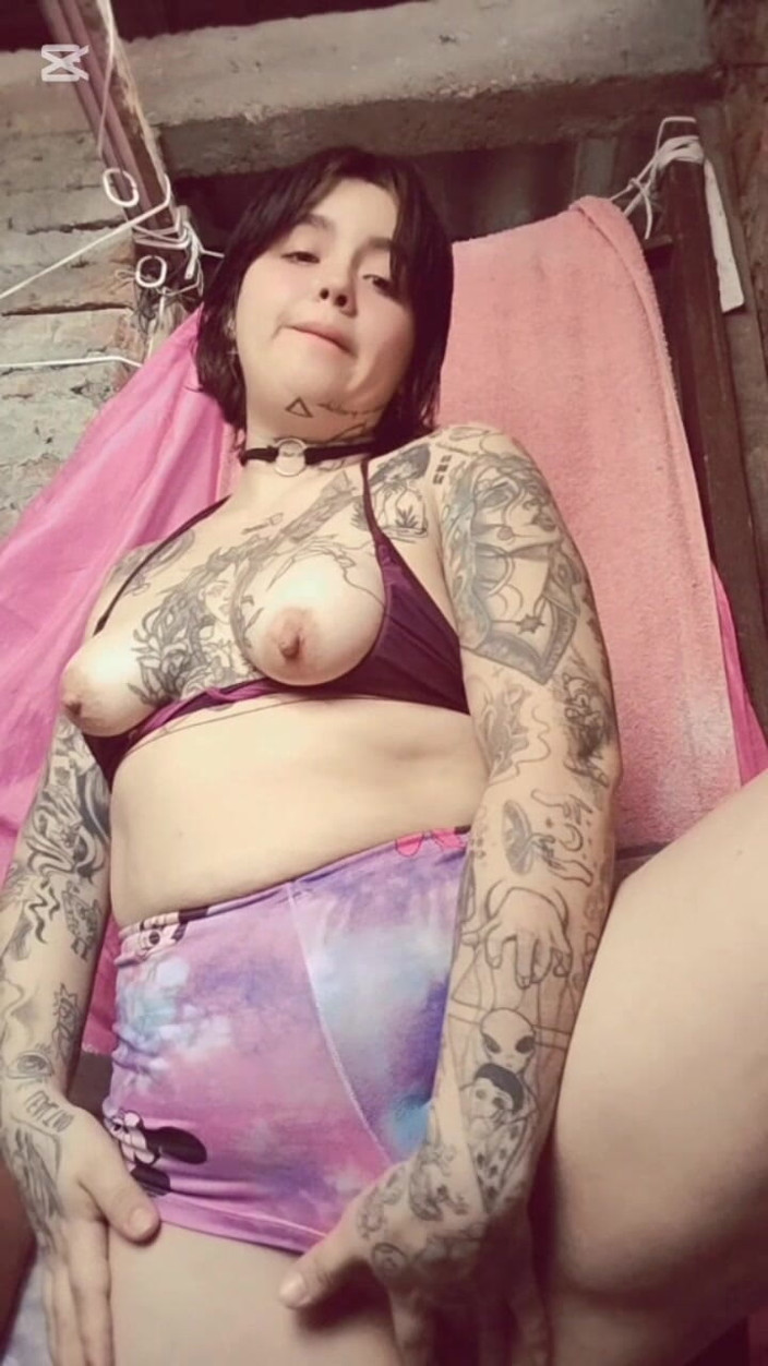 Dalyla: Une vidéo se masturbe