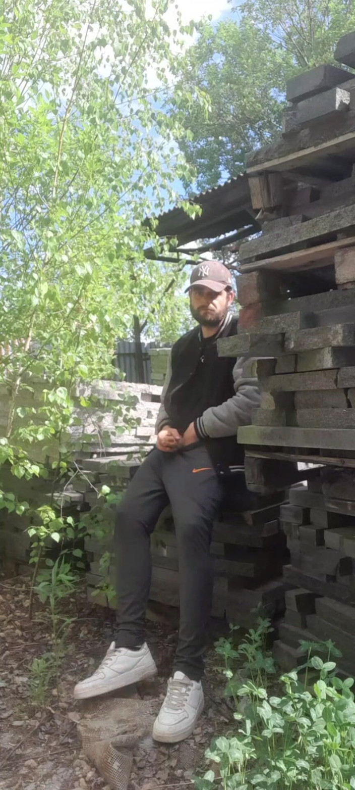 jerkofflover: Playing Outdoors