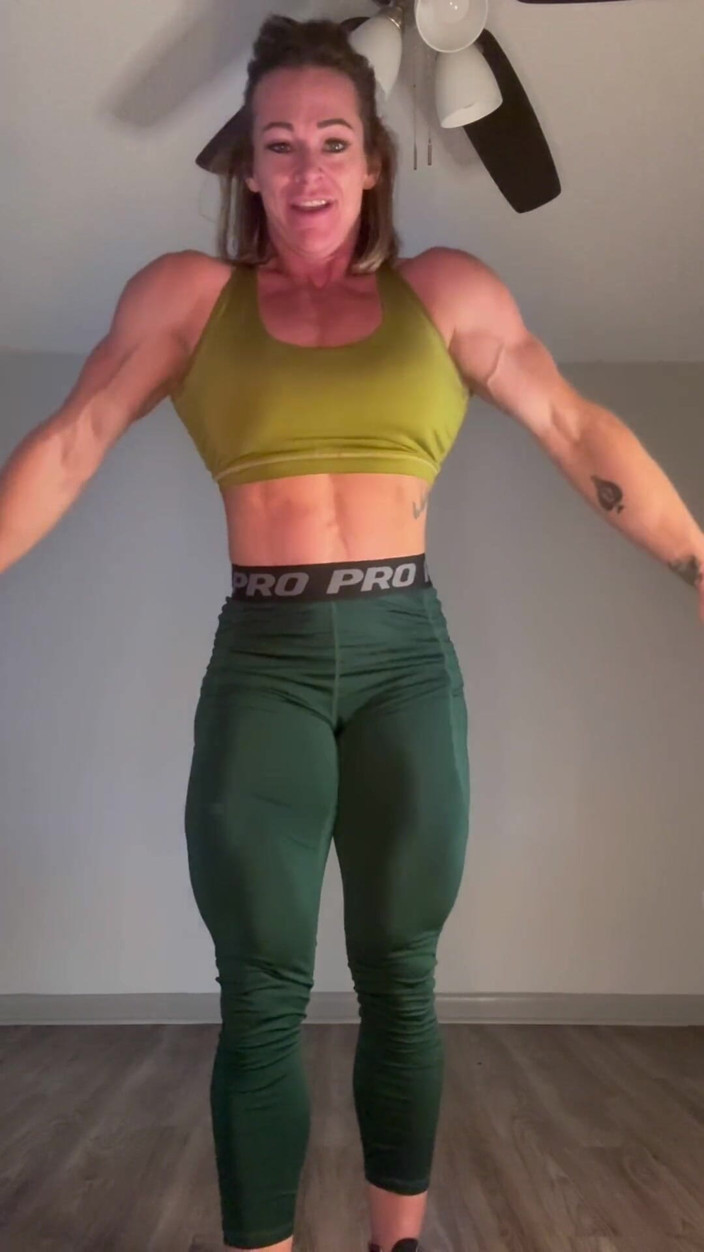 Simone Steele: Naked Progress Check