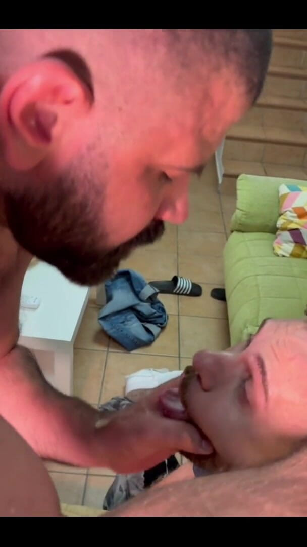 Massive daddy xxx: Italian Boy Gets Heavily Dicked by Big Stepdaddy