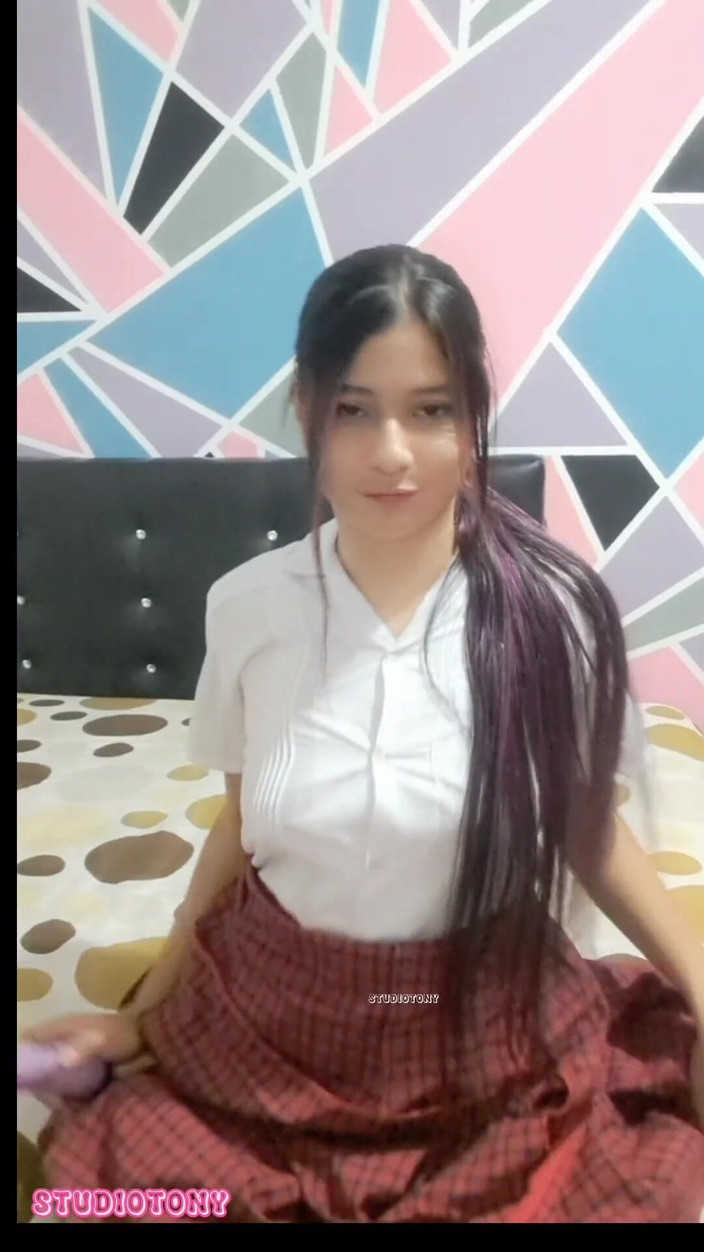 Yuli and tony: Дочка режиссера делает мне видеозвонок, часть 1