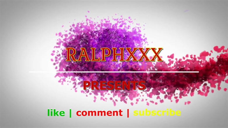 RalphXXXpl: Sleduji, jak moje macecha masturbuje při sprchování