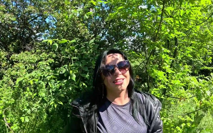 MilfyCalla: Hot Outdoor Blowjob and Cum Play with a Down-jacket 269