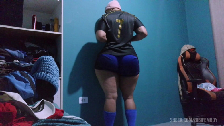 Sissy sapeca studio: A Curvy Tranny with a Big Ass and a Feminine...
