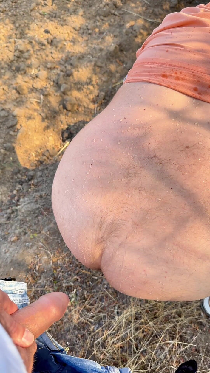 Bear mr: Ho deciso di masturbarmi nel bosco, ma qualcosa non è andato...