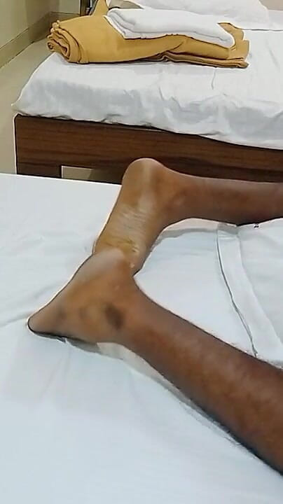 NikiRathod: เย็ดกับถุงยาง