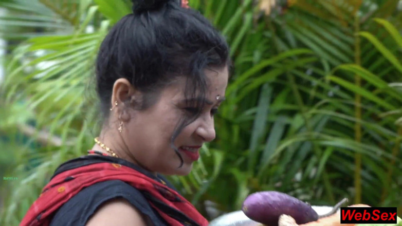 WebSex Premium: Poor Vegetable Girl Sex! Indian Hot Sex