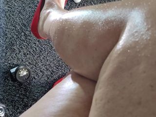 Pov legs: Быть не хватает A и играть с моими ногами в красных каблуках, часть 2