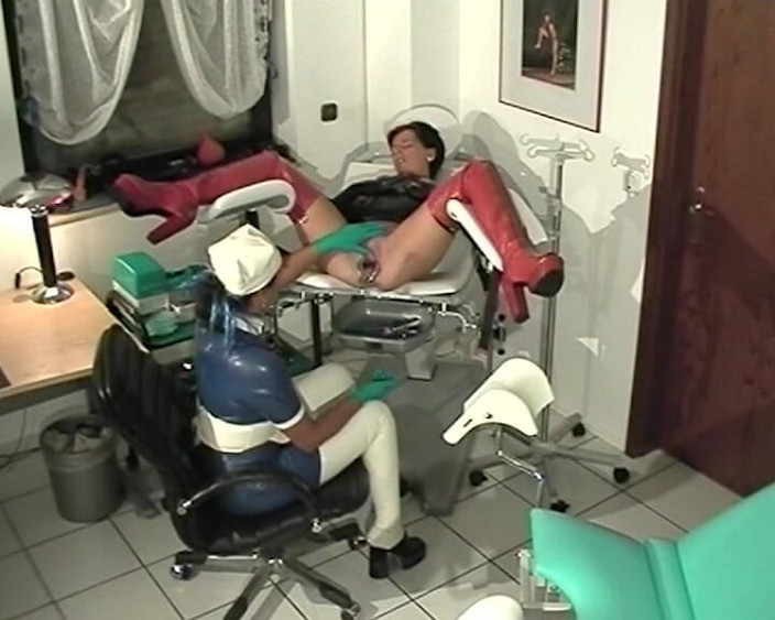 BB Video - Vintage Story: Tyska MILF amatör fetisch orgie