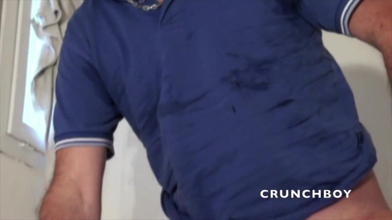 Crunch Boy: Fist humliaiton untuk si jalang eboni oleh ayah tuan
