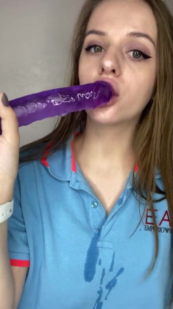 Katy Milligan: Deep suction of a double dildo from a cutie