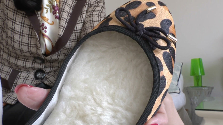 Lady Victoria Valente: Sole Cumming! Cum in My Ballet Flats - Lady Victoria Valente