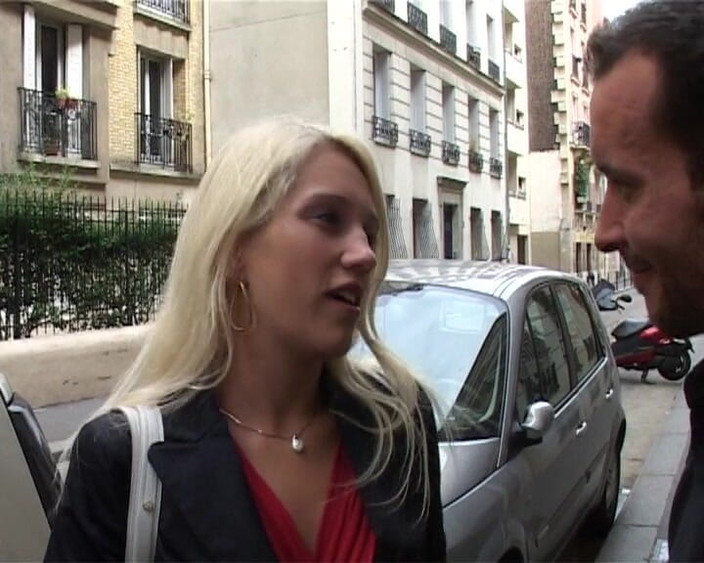 La France a Poil: De la calle a la cama, esta hermosa rubia follada...