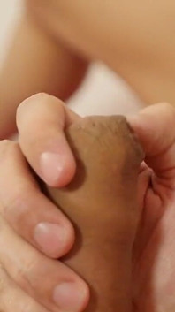 Martin Muse e Chris Jansen já estão compartilhando um abraço apaixonado
