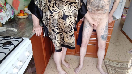 Zona901: compagno di stanza si masturba il mio cazzo in cucina