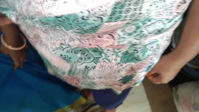 Pushpa studio: Femme au foyer infidèle du sud de l’Inde