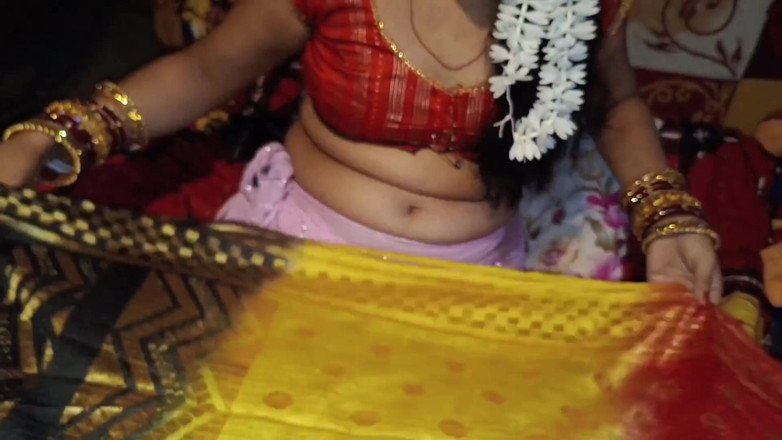 Lalita Singh: 德西美丽的已婚哥自我操逼付费视频