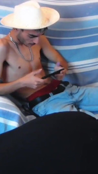 Hlídač tábořiště chtěl sát