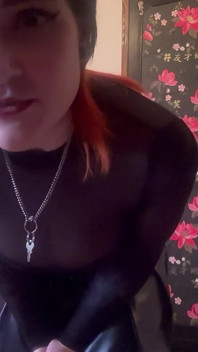 Ruby, belle-mère, lavage de cerveau en cage de chasteté, refile ta petite bite pathétique