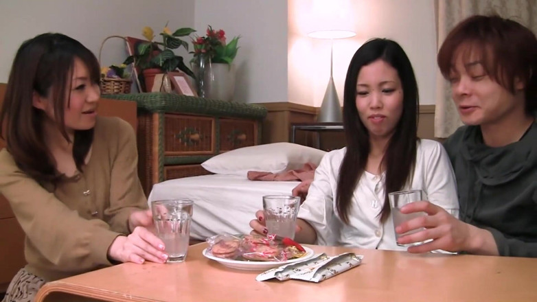 Raptor Inc: What would you do if your girlfriend started lezzing out...