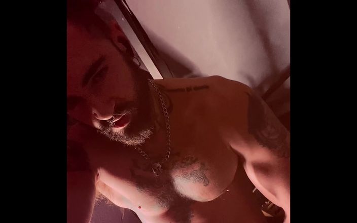 JackSpanish: Masturbation torride à la salle de sport, bite douce à dure