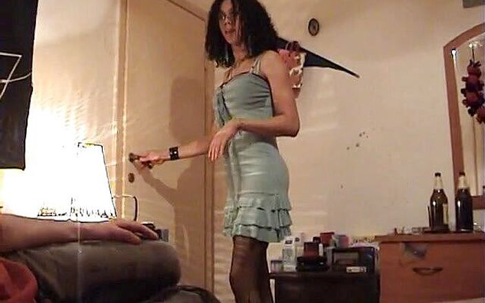 Horny Shemales: House maid shemales in action