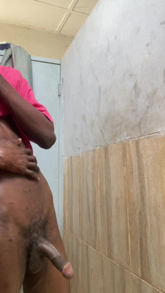 Slimniqqa: Gut bestückter bbc wichst und schießt eine riesige spermaladung