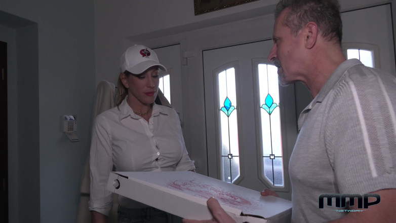 MMP Network: Une nana pizza sexy à la maison