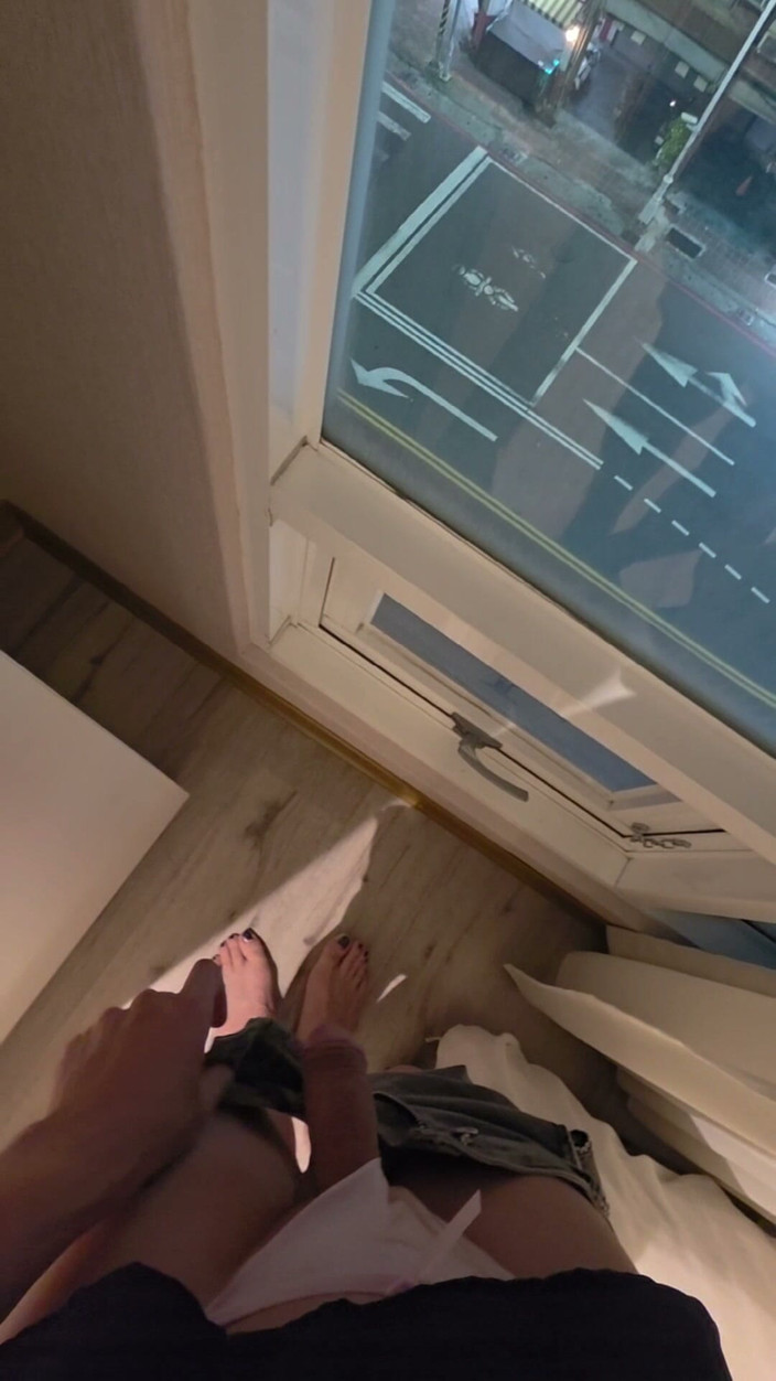 Taiwancdgirl: La trappola Tingxuan si stava masturbando fuori indossando pantaloncini caldi