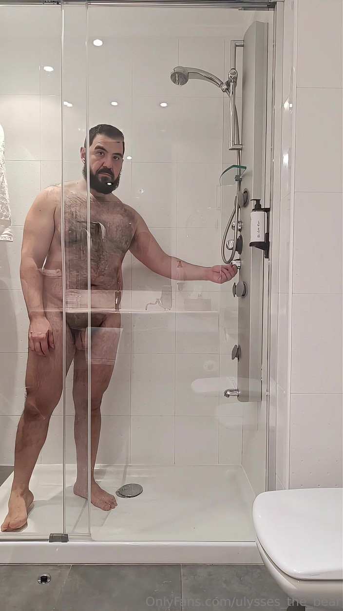 Ulysses the bear: Apenas um corpo molhado e sua imaginação