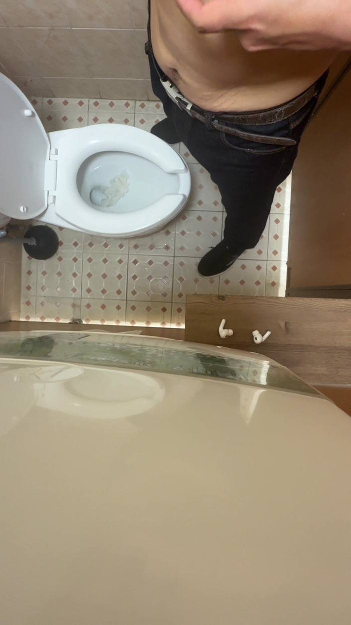 Milky Tata: ぽっちゃりティーンのオナニー