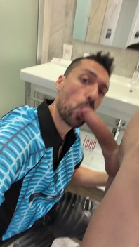 Twink Jacuzi'de Olgun Seks Yapıyor