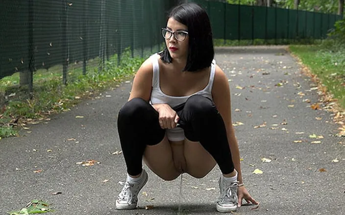 Puffy Network: Petite Pee by Got2Pee where girls come to piss