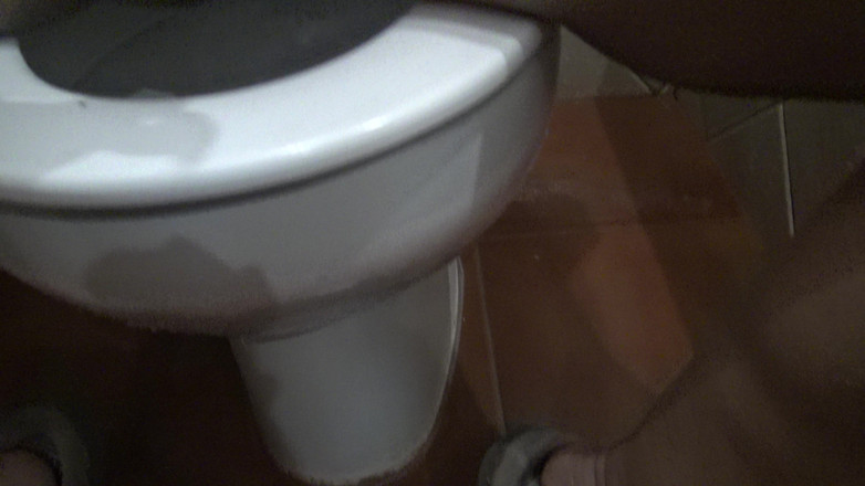 Stepmom Susan: Meu enteado quer ver como eu mijo da minha buceta...