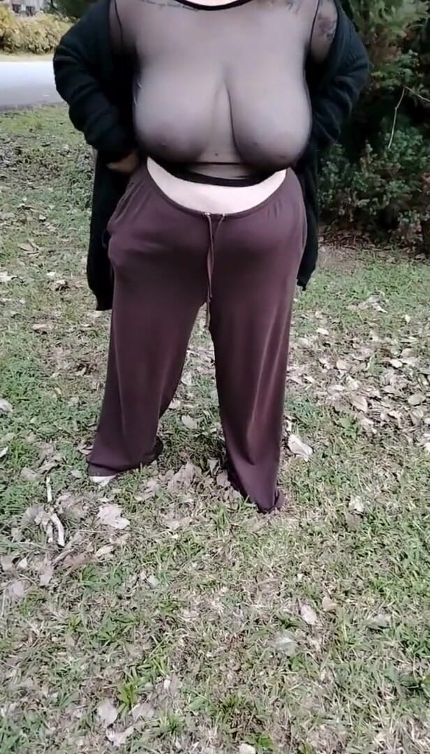 Priscila: Meine stiefmutter geht in ein transparentes T-shirt.