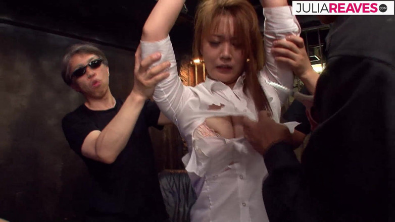 JapaneseHub: Teef wordt op beide gaten geboord na clitoristrillingen