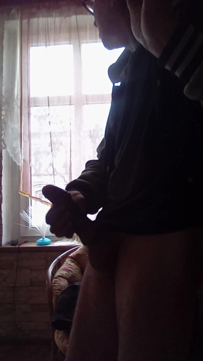 Mcobraxxl: Exhibicjonizm Przed Oknem