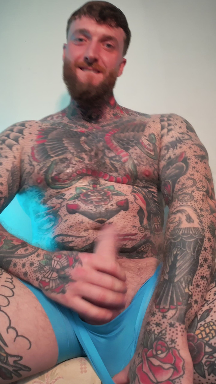 Tattooed Dom: Tatuerad dom dyrkan cumshot POV