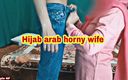 Arab couple NF: Hidžábská arabská manželka přišla domů nadržená, kouří a tvrdě ji šuká