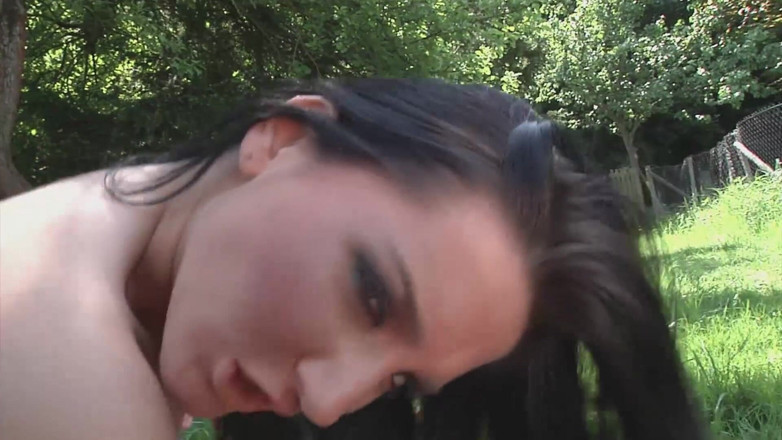 German amateur - 100% German hardcore videos: Gagică uimitoare futută în fața iubitului ei