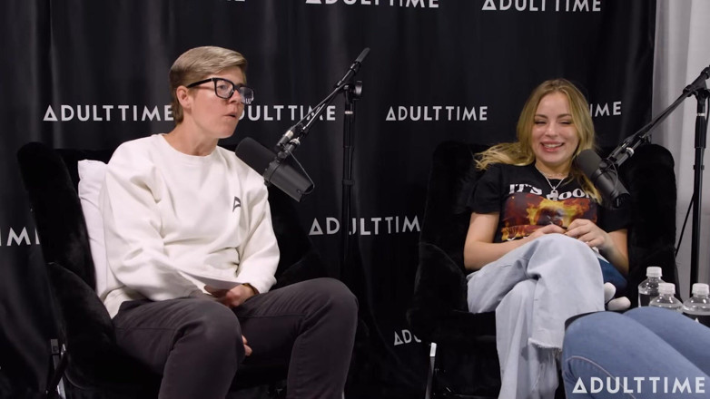 Adult Time Podcast: Gizelle Blanco y Anna Claire nubes de feromonas, tijera y...