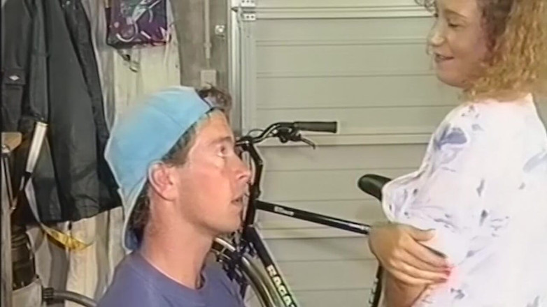 VHS-Vixxxen: Er Zeigt Seiner Stiefschwester Wo Der Hammer Hängt