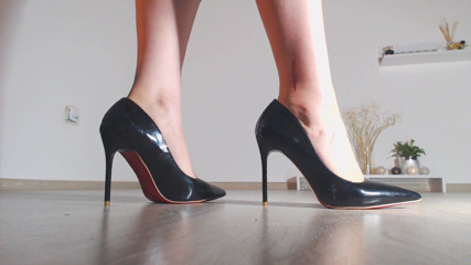 LegsOnHeels: Moje nohy na podpatcích, chodím s grácií