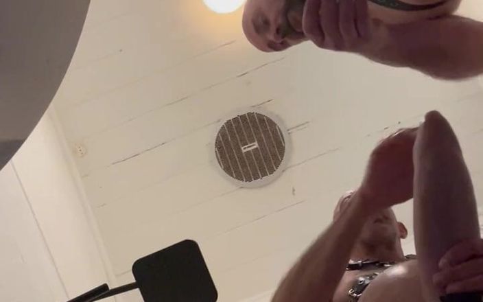 Twoblokes: Rol yapma: Lars file içinde Bruce'la sikişiyor