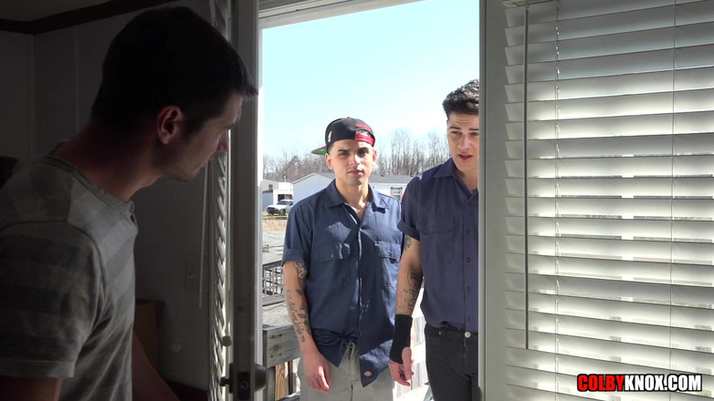 Colby Knox: Doi bărbați și un futai