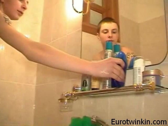 Euro boy xxx: Nasz uroczy twink ma najseksowniejsze oczy, jakie kiedykolwiek widziałeś