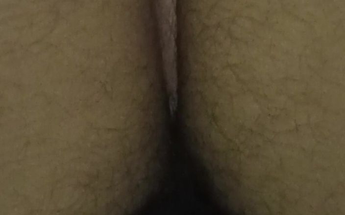 BW_Dolphin: 털이 무성한 보지와 배꼽