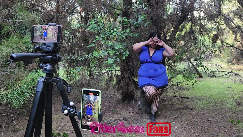 Riderqueen BBW Step Mom Latina Ebony: Riderqueen all'aperto: video per gli appassionati all'aperto