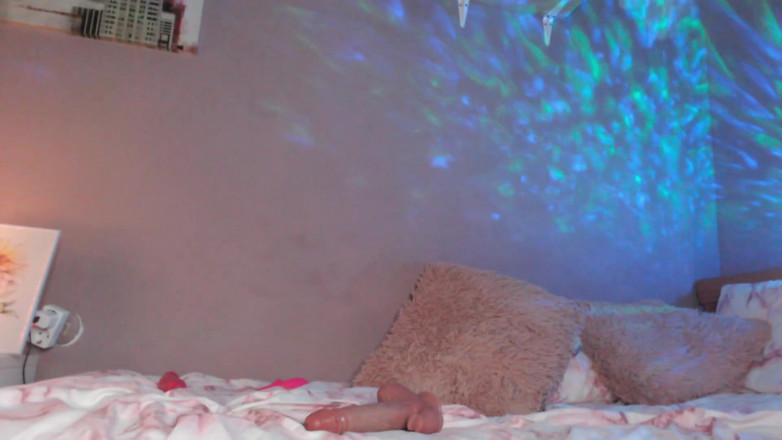 Xara Rouxxx: Bermain dengan ayah tiri saya dalam panggilan video